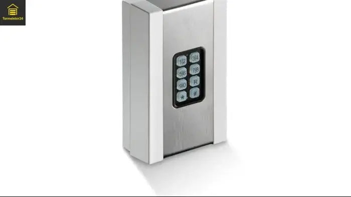 Codetaster am Garagentor zur sicheren Öffnung per PIN statt Handsender oder Schlüssel.