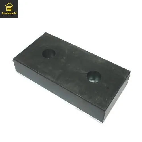 Anfahrpuffer Komplett-Set 500 × 250 × 140 mm mit massivem Industrie-Gummi-Puffer und Schwerlast-Montageplatte als Rammschutz für Laderampen, Ladebrücken und Verladezonen.