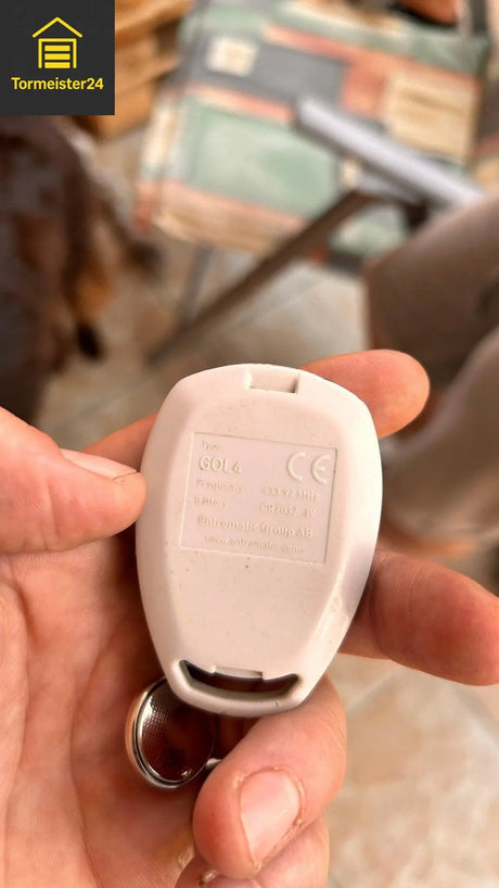 Funkhandsender in verschiedenen Frequenzen für Garagen- und Schiebetorantriebe