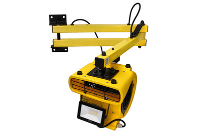 Ventilateur de quai Brite Lite 355 avec bras pivotant jaune, ventilateur intégré et projecteur LED pour quais de chargement industriels